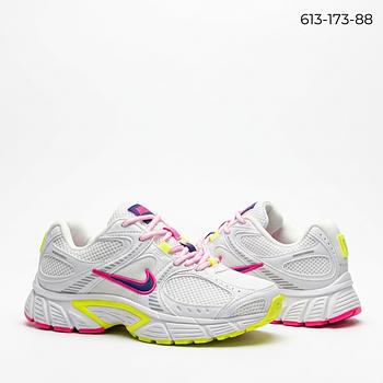 حذاء رياضي نسائي NIKE موديل Air Zoom Pegasus أبيض برباط ونعل بارز